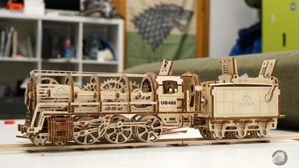 Модель ugears - локомотив