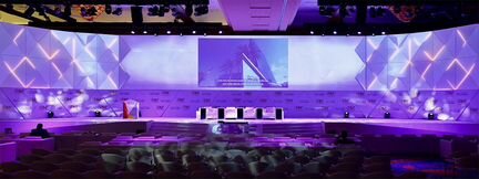 Проекционный экран бесшовный фронтальной и задней