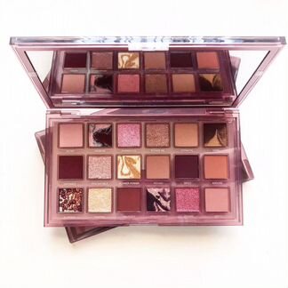 Huda Beauty палетка Naughty
