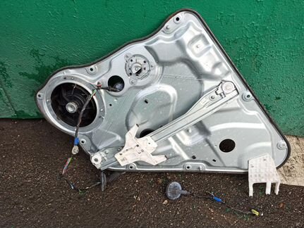 Стеклоподъёмник задний левый Kia ceed 1