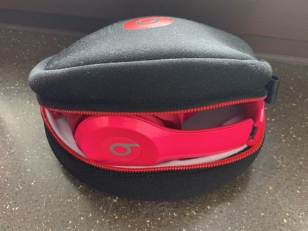 Беспроводные наушники Beats solo2