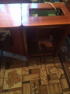 Швейная ножная машинка