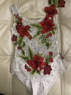 Продаю купальник для художественной гимнастики раз