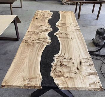 Стол река с эпоксидной смолой карагач/дуб/клён/оре
