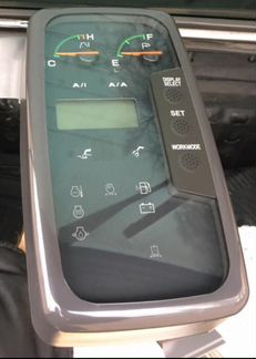 Монитор на Hitachi ZX200