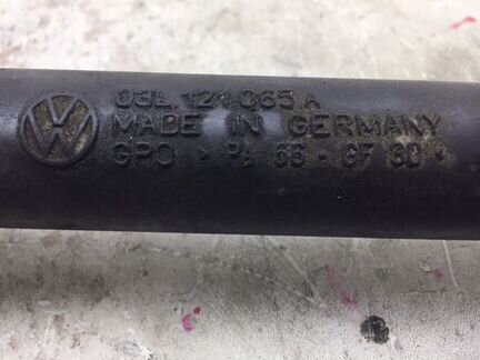 Патрубок системы охлаждения Volkswagen Passat B6