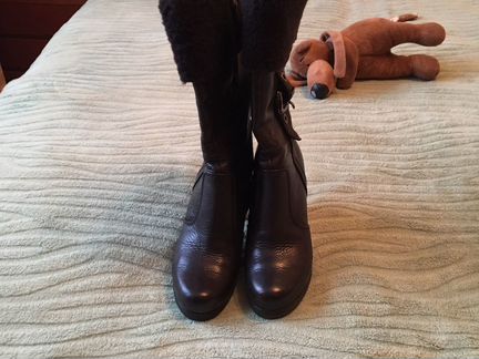 Сапоги fendi оригинал р36 (на 35-36)