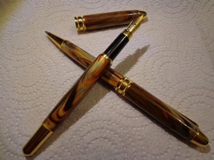 Набор ручек - шариковая и перьевая