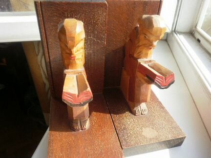 Монахи деревянные Букэнды книг винтаж Чехия резьба