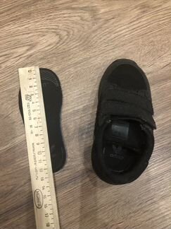 Кроссовки фирмы Adidas