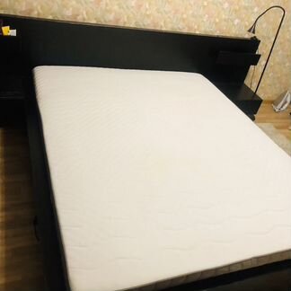 Кровать двухспальная с матрасом бу