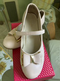 Туфли для девочки нежно розового цвета