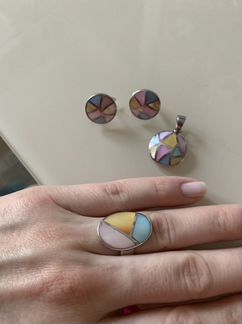 Набор украшений. Серьги, кулон, кольцо