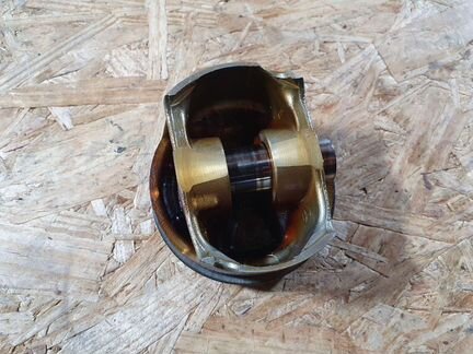 Поршень Mercedes-Benz GL-Класс X166 2013г