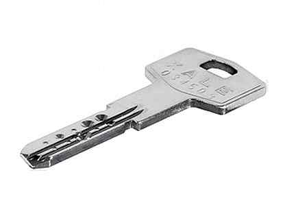 Ключи сенная. Ключ дверной старинный. Тип ключа перфорированный. Типы ключей для замков названия. Современный ключ.