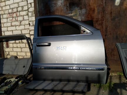 Дверь передняя правая Jeep Grand Cherokee 3 wк