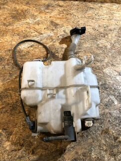 Бачок стеклоомывателя в сборе Mazda 6 GJ