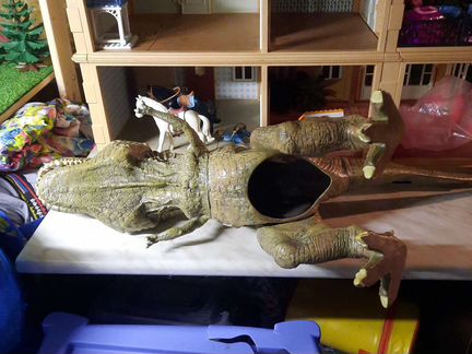 Динозавр огромный 75 см