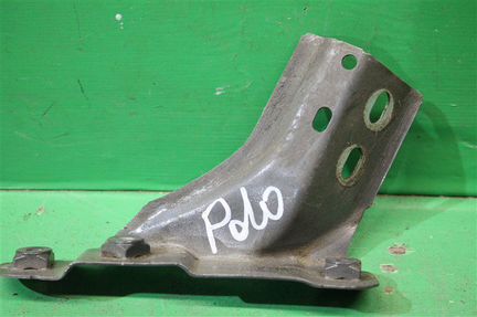 Кронштейн крыла передний правый Volkswagen Polo 5