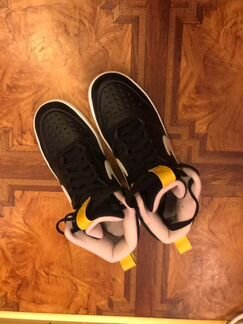 Nike court borough MID 2 boost