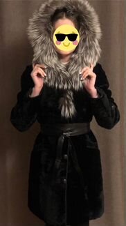 Шуба мутоновая с воротником из чернобурки. Размер