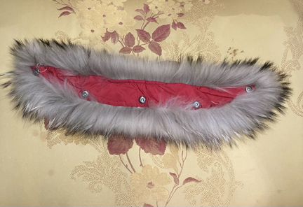 Меховой воротник Moncler