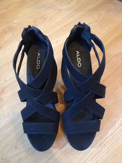 Чёрные босоножки