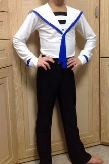 Костюм для выступлений по фигурному катанию