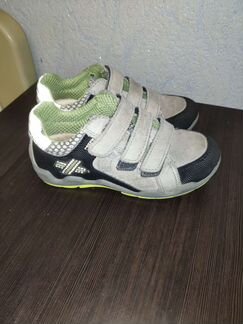 Кроссовки, р-р 28