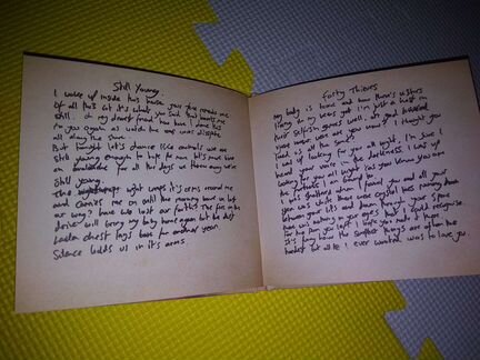 Книга с текстами песен Чарли Симпсона