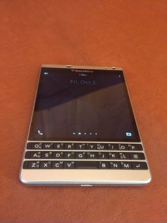 Телефон BlackBerry Passport
