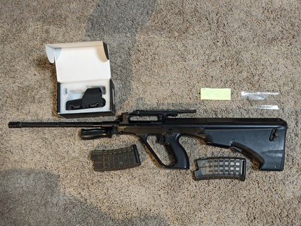 Страйкбольный автомат (tokyo marui AUG)