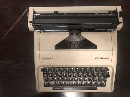 Печатная (пишущая) машинка Olympia Carina 2