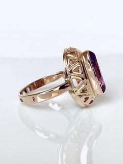 Золотое кольцо с корундом 583 проба