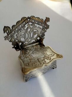 Солонка-стульчик (трон)