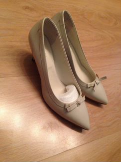 Новые белые туфли р-р 39