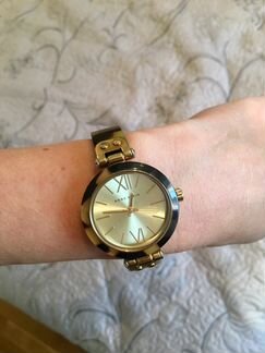 Часы Anne Klein