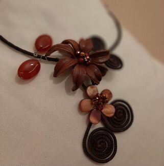Колье с цветком из кожи (ручная работа)