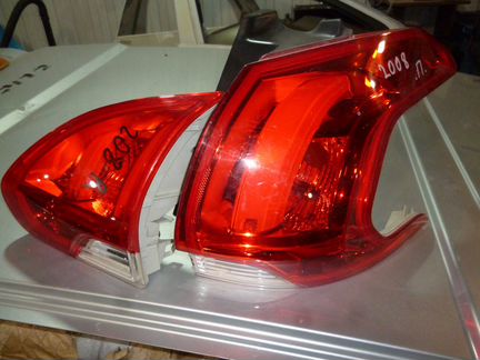 Peugeot 2008 фонари задние правый