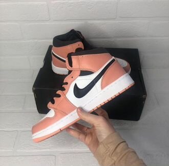 Кроссовки Nike Air Jordan 1