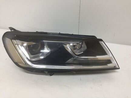 Фара передняя правая Volkswagen Touareg 2