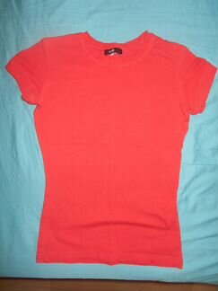 Три летних ярких футболки