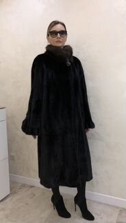 Шуба из чёрной цельнокройной норки Versavi