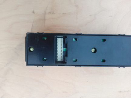 Блок управления стеклоподъемниками Hyundai Solaris