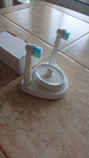 Зарядка с держателем щёток Oral-B