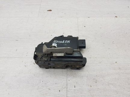 Замок двери передний правый Audi Allroad C5 ARE