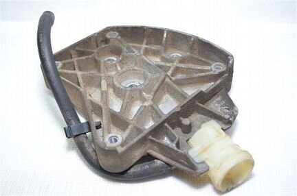 Кронштейн эбу Изитроник с бачком