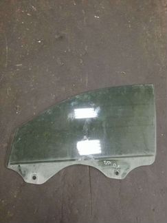 Стекло передней левой двери Туарег 03-10