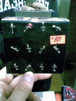 Пирсинг в губу