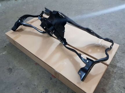 Супорт фары Mercedes E 212 крепление